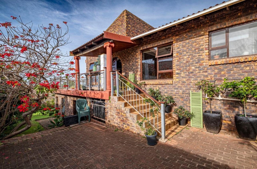 4 Bedroom Property for Sale in Noorsekloof Eastern Cape